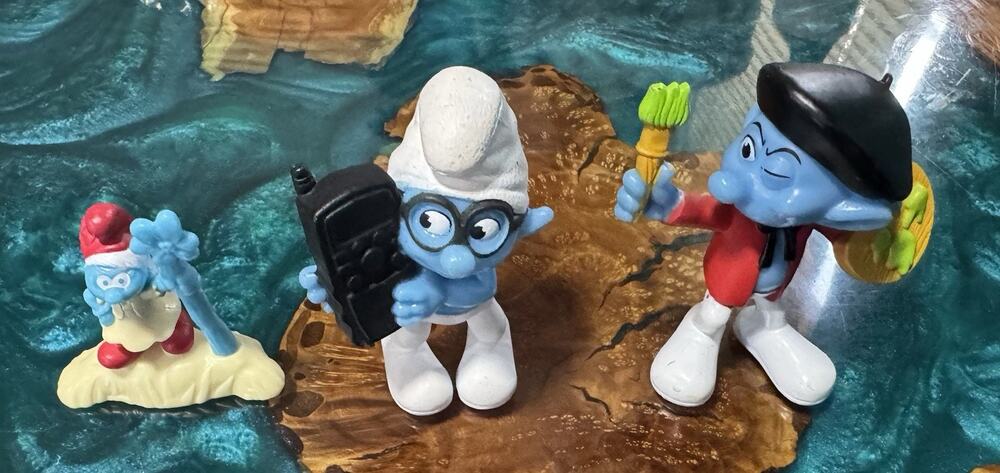 2011 Peyo Smurfs 3" Figures Lot of 2 McDonald's. Painter & Brainy + Smurtfette